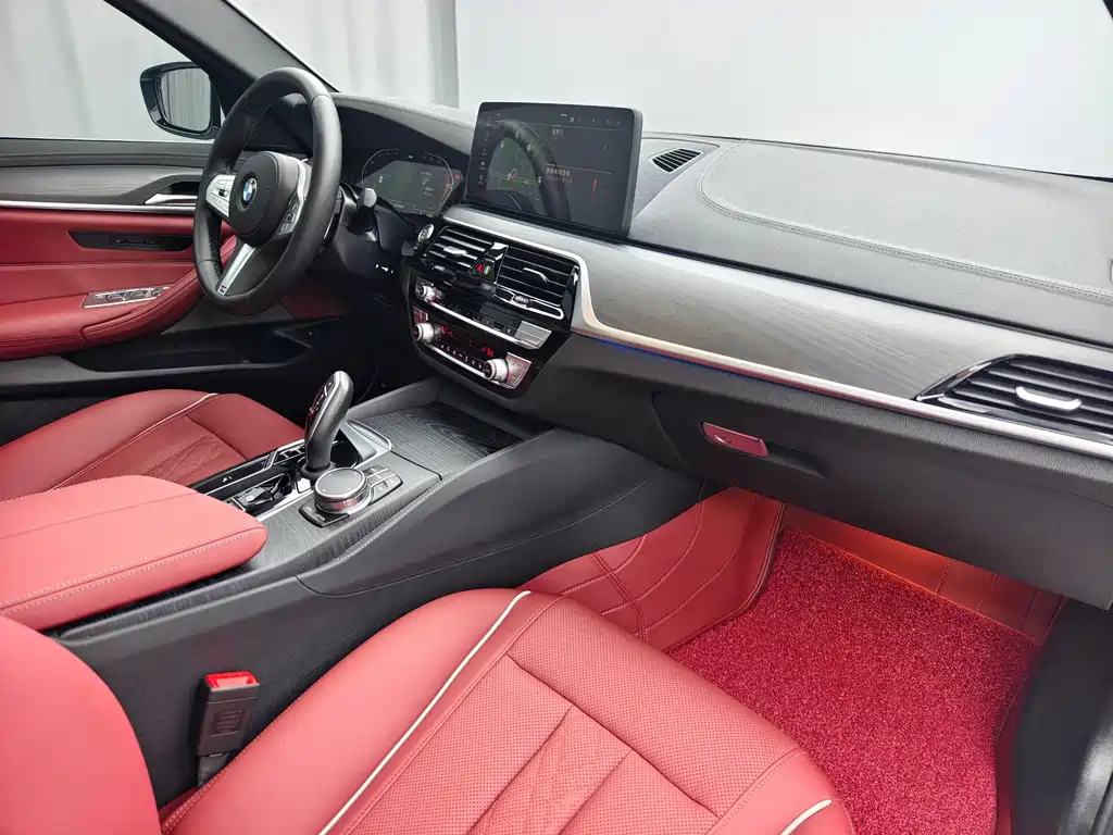 BMW 5 Series 2023 — фото 15