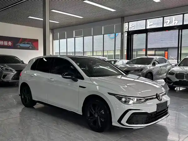 Volkswagen Golf 2023