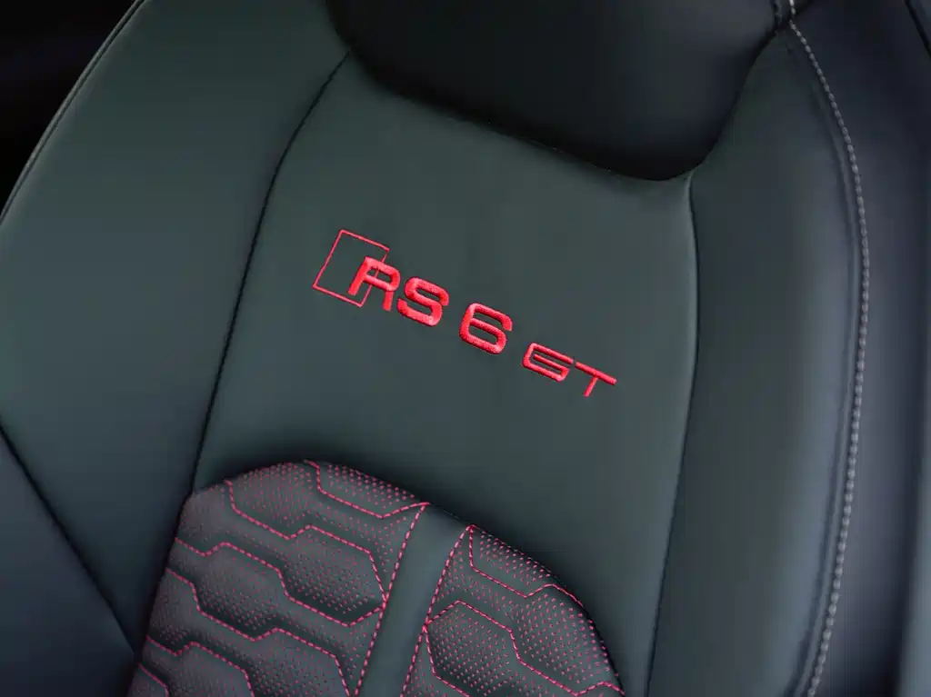 Audi RS 6 2025 — фото 21