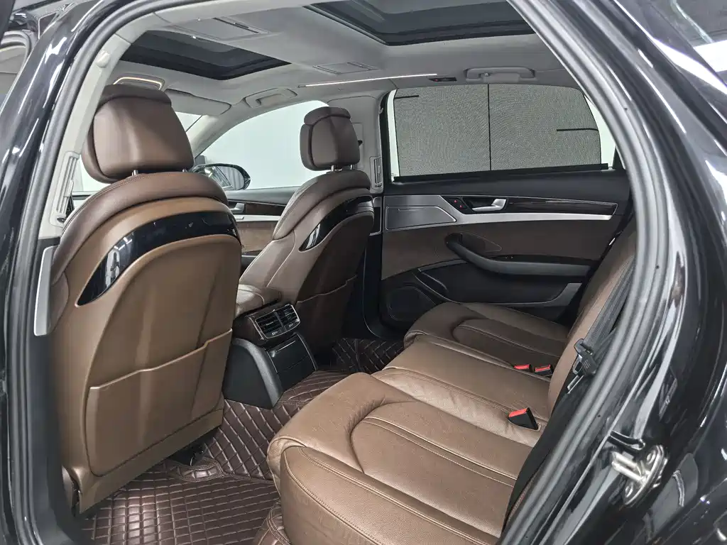 Audi A8 2015 — фото 6
