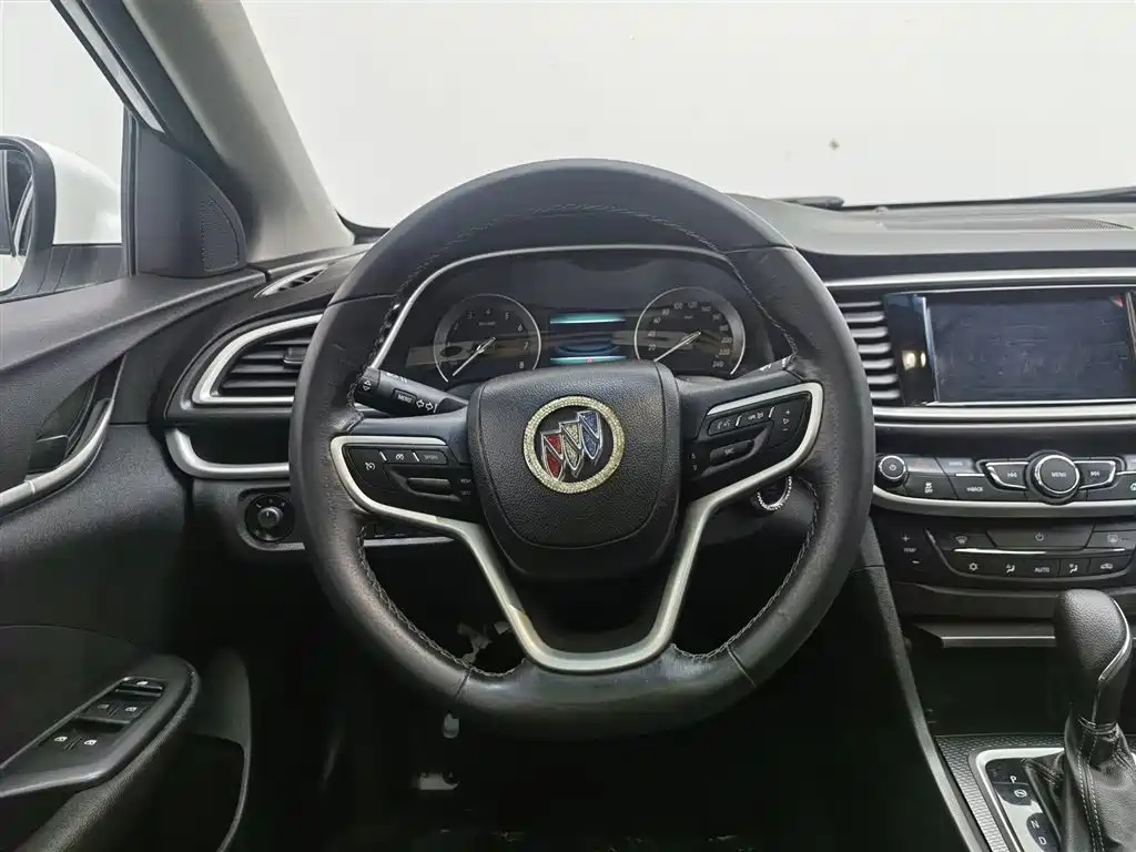 Buick Excelle 2019 — фото 11