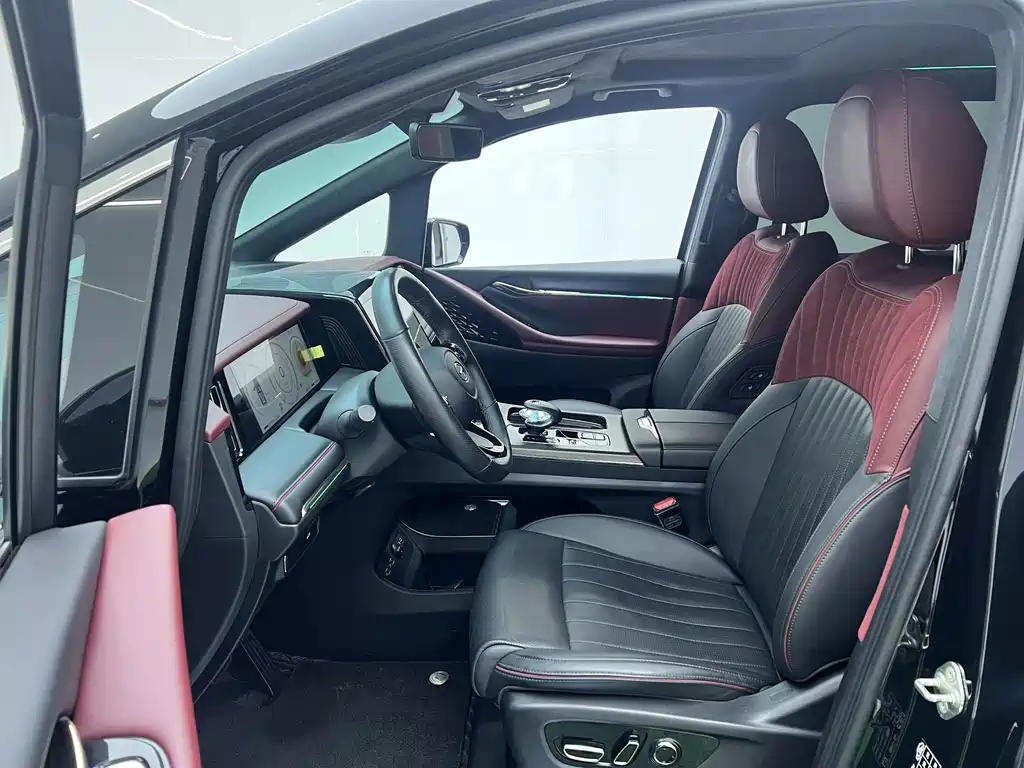 GAC Motor Trumpchi M8 2024 — фото 11