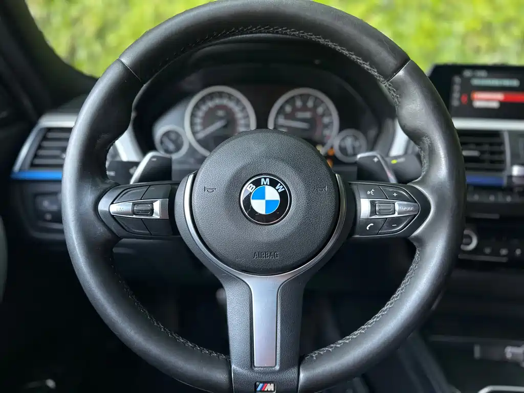 BMW 3 Series 2019 — фото 9