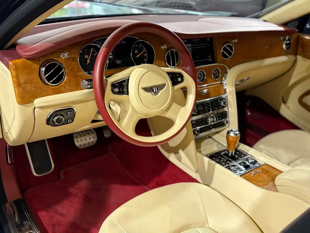 Bentley Mulsanne 2013 — фото 12