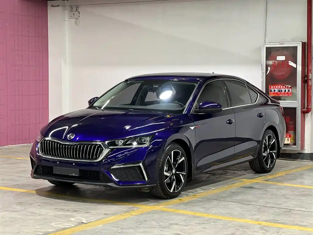 Skoda Octavia 2021 — фото 1