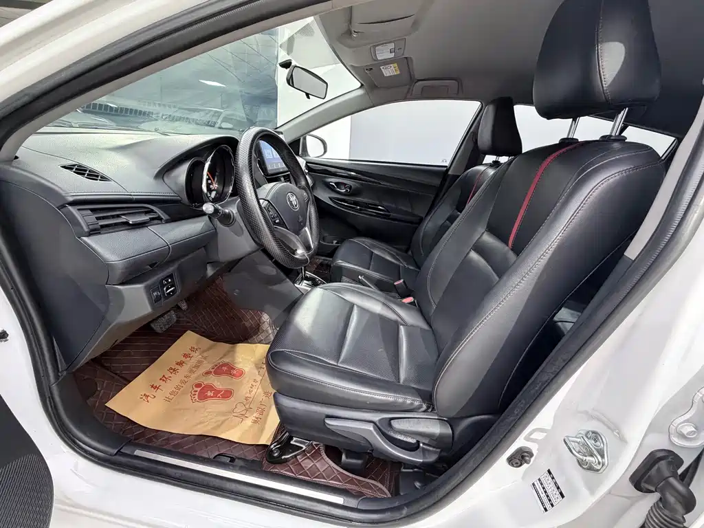 Toyota Yaris L 2022
