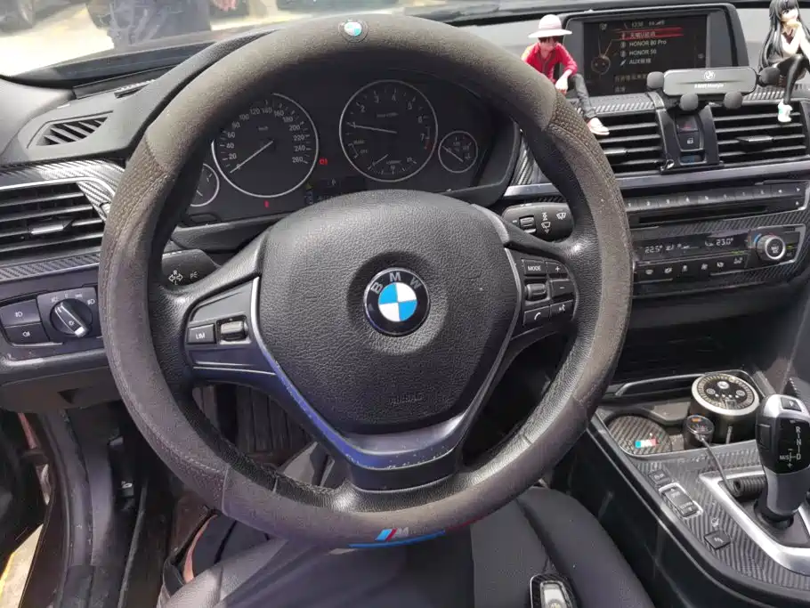 BMW 3 Series 2017 — фото 15
