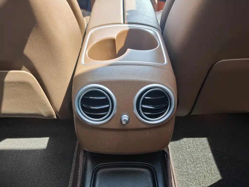 Mercedes-Benz E-Class 2018 — фото 13