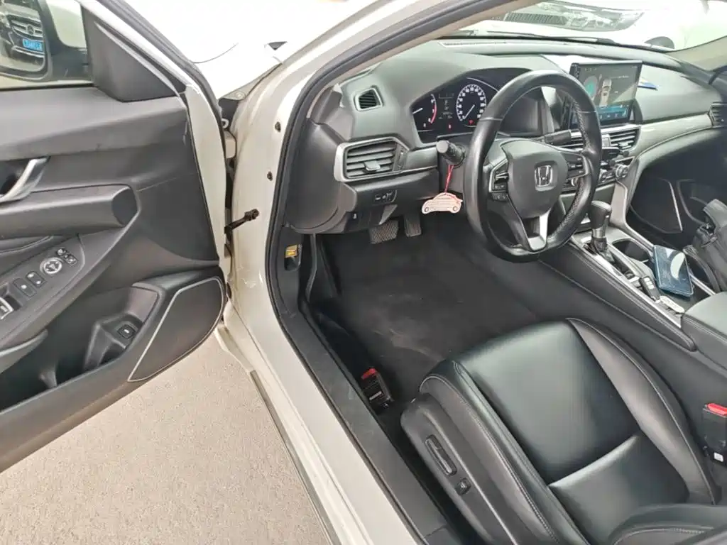 Honda Accord 2020 — фото 16