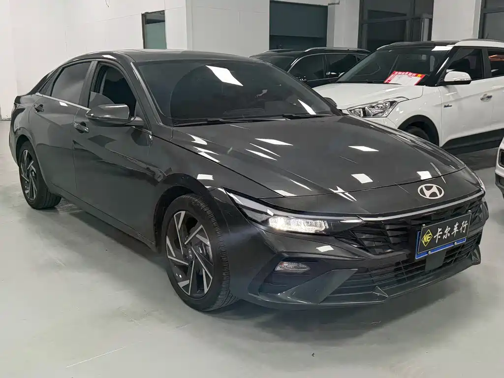 Hyundai Elantra 2025