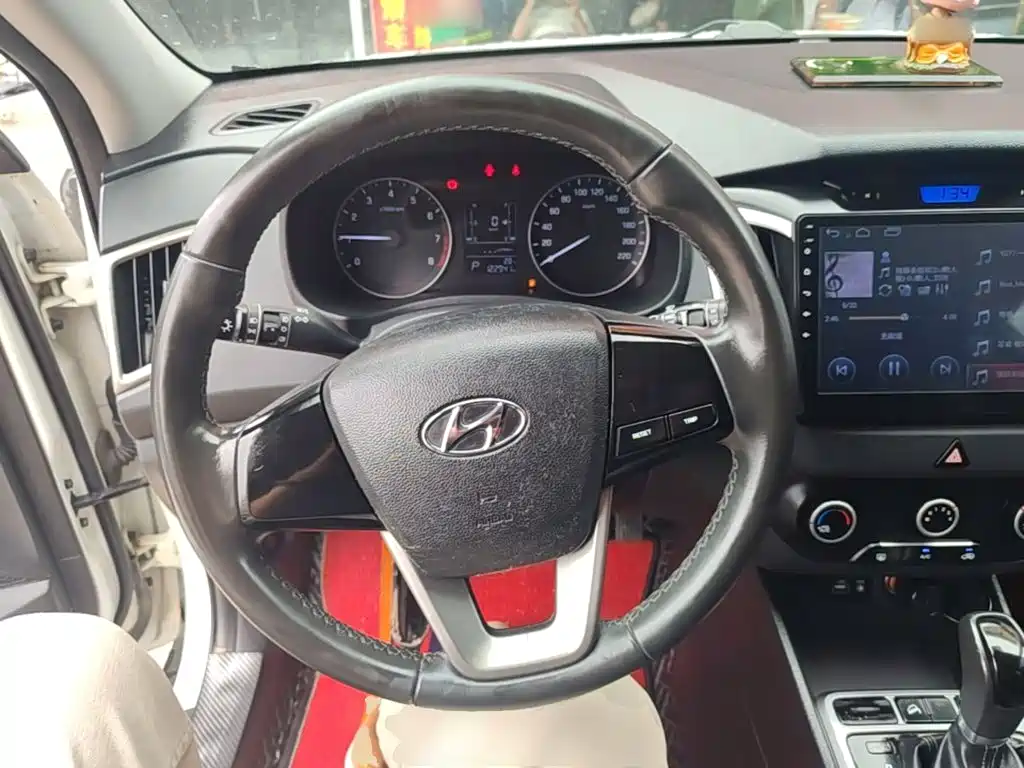 Hyundai ix25 2017 — фото 11