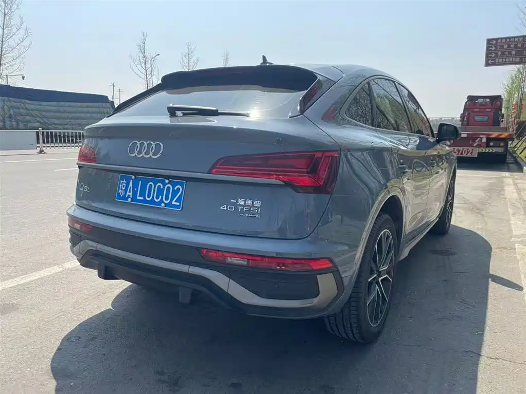 Audi Q5L Sportback 2022 — фото 5