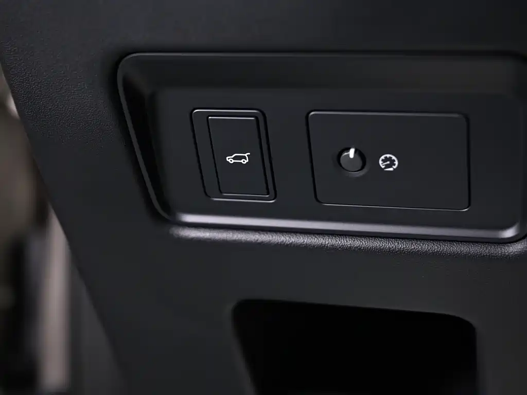 Land Rover Discovery 2022 — фото 17