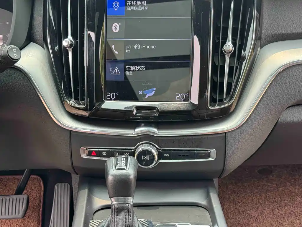 Volvo XC60 2020 — фото 21