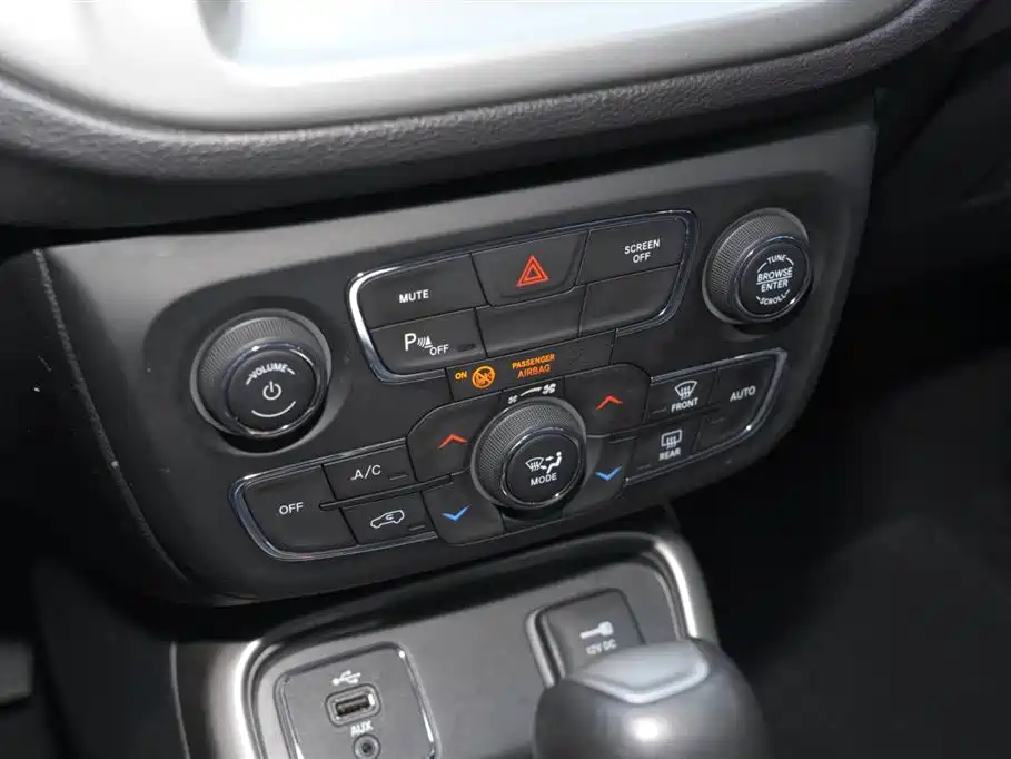 Jeep Compass 2019 — фото 13
