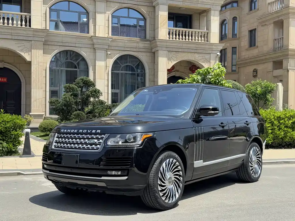 Land Rover Range Rover 2018 — фото 1