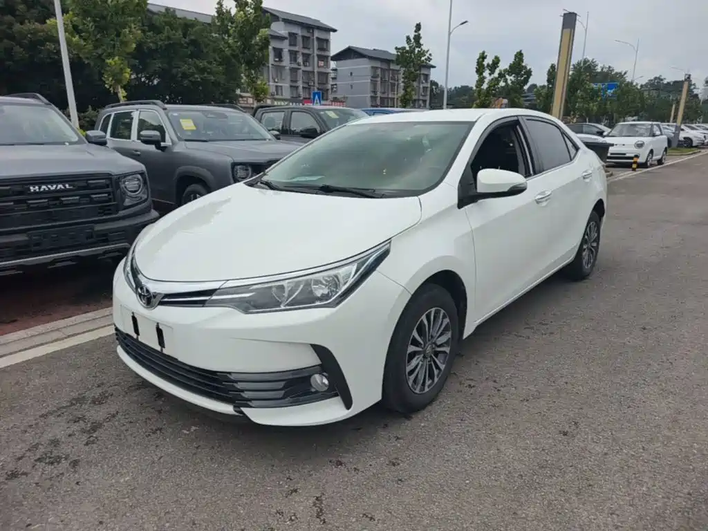Toyota Corolla 2017 — фото 2
