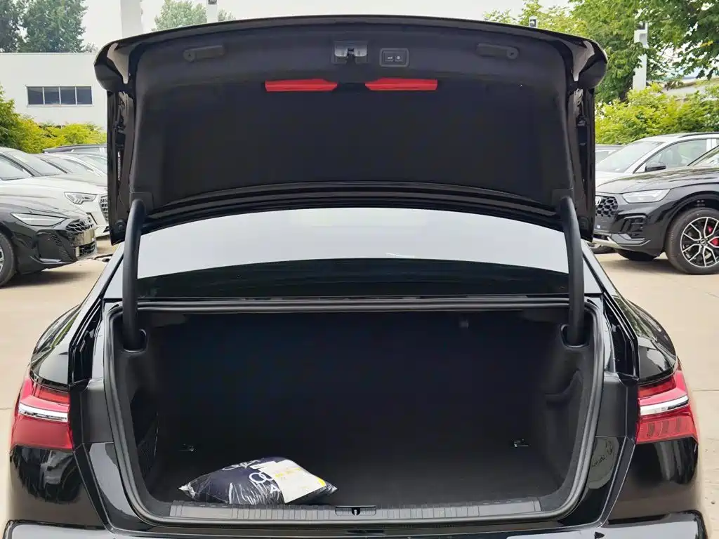 Audi A6L 2023 — фото 19