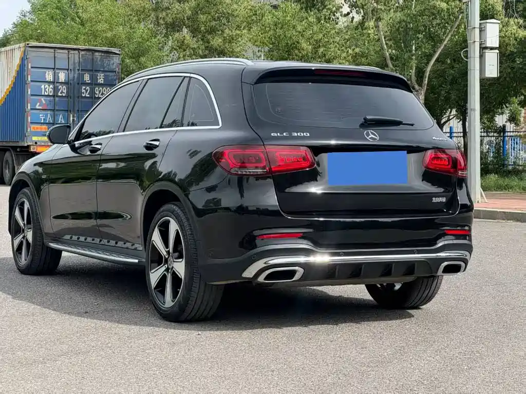 Mercedes-Benz GLC 2023