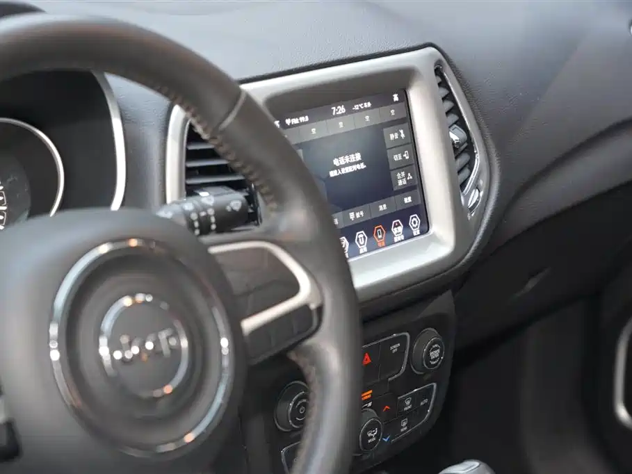 Jeep Compass 2019 — фото 12
