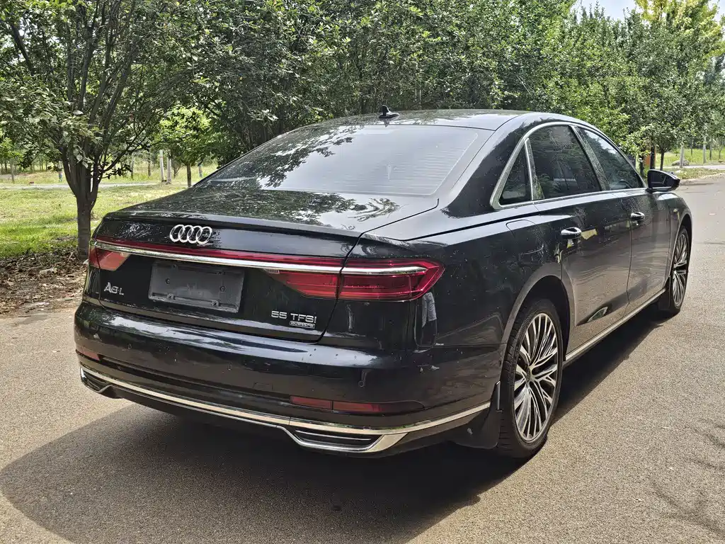 Audi A8 2020 — фото 9