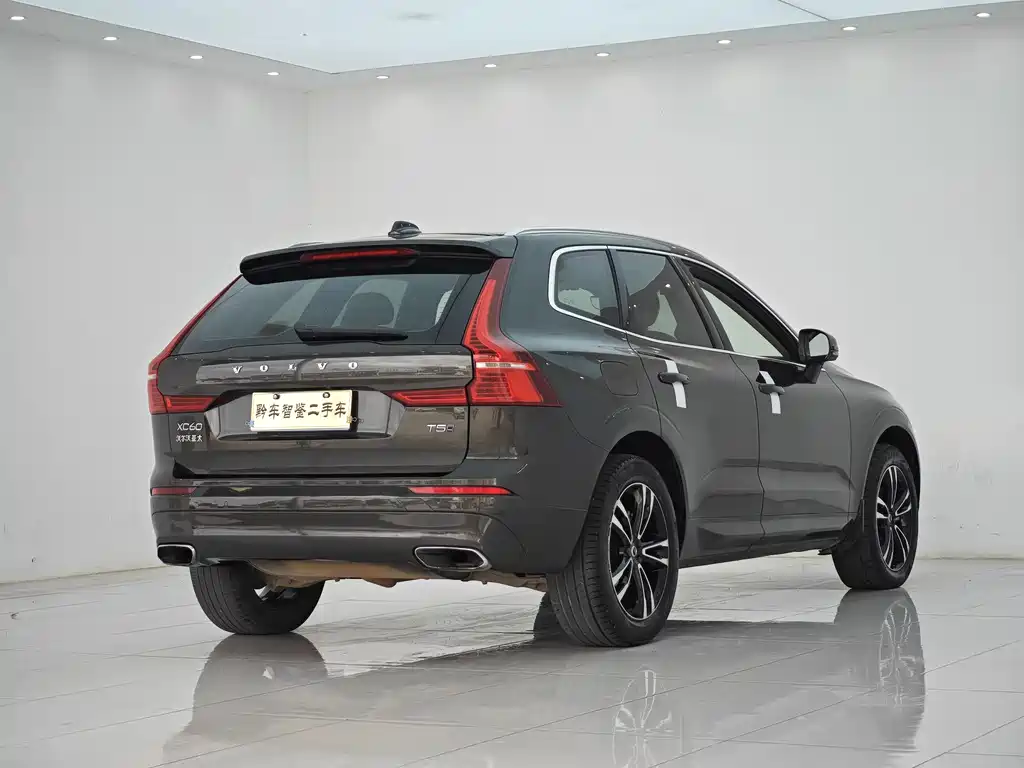 Volvo XC60 2018 — фото 6