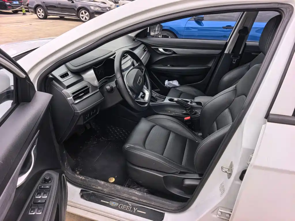 Geely Emgrand 2021