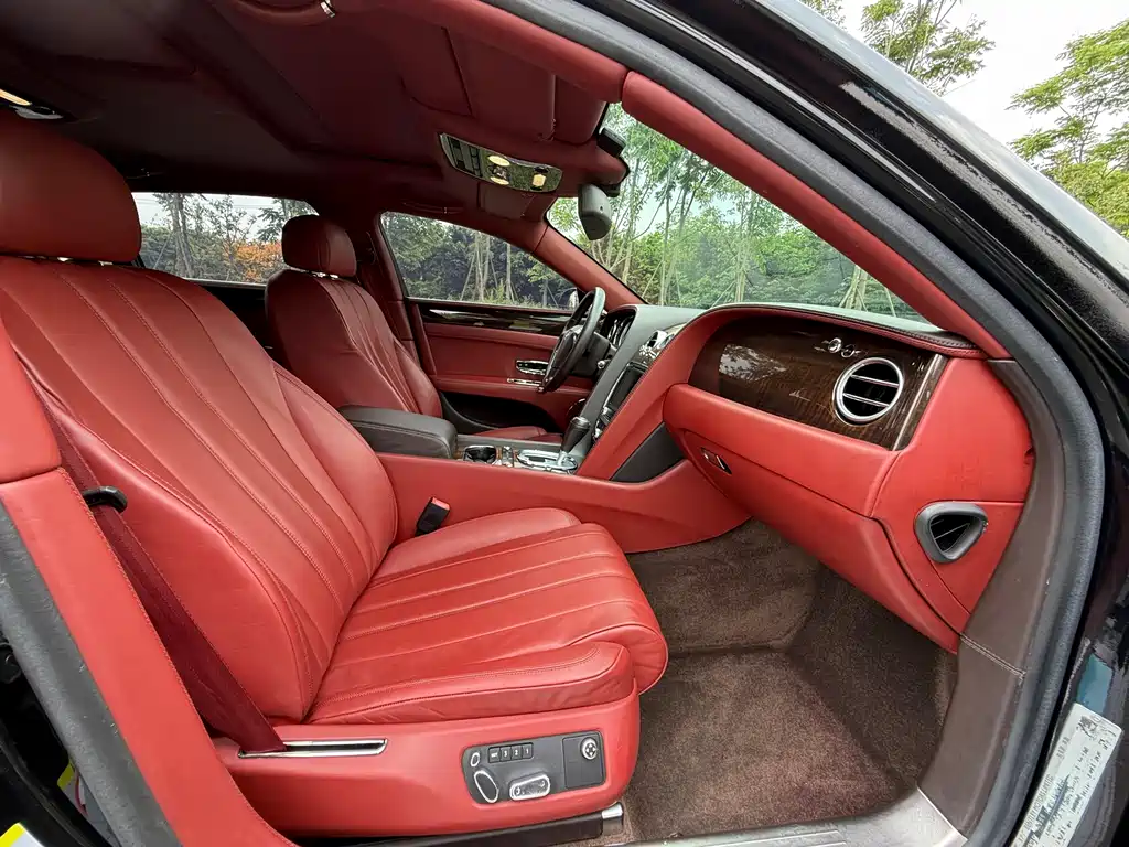 Bentley Flying Spur 2015 — фото 9