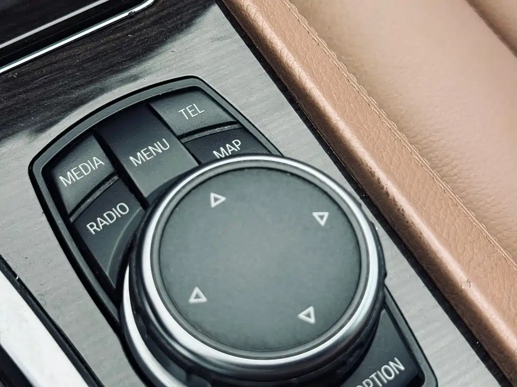 BMW 7 Series 2015 — фото 41