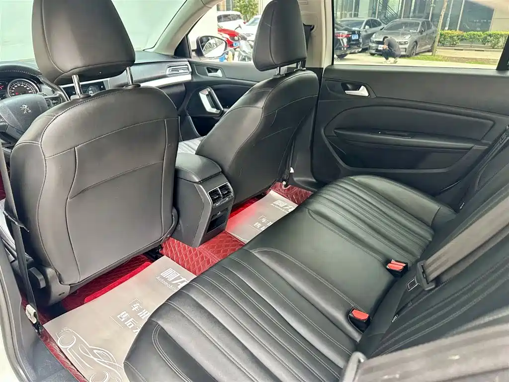 Peugeot 408 2019 — фото 10