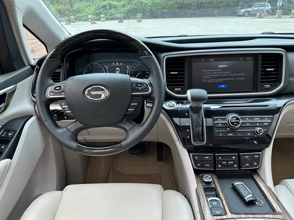GAC Motor Trumpchi M8 2018 — фото 9