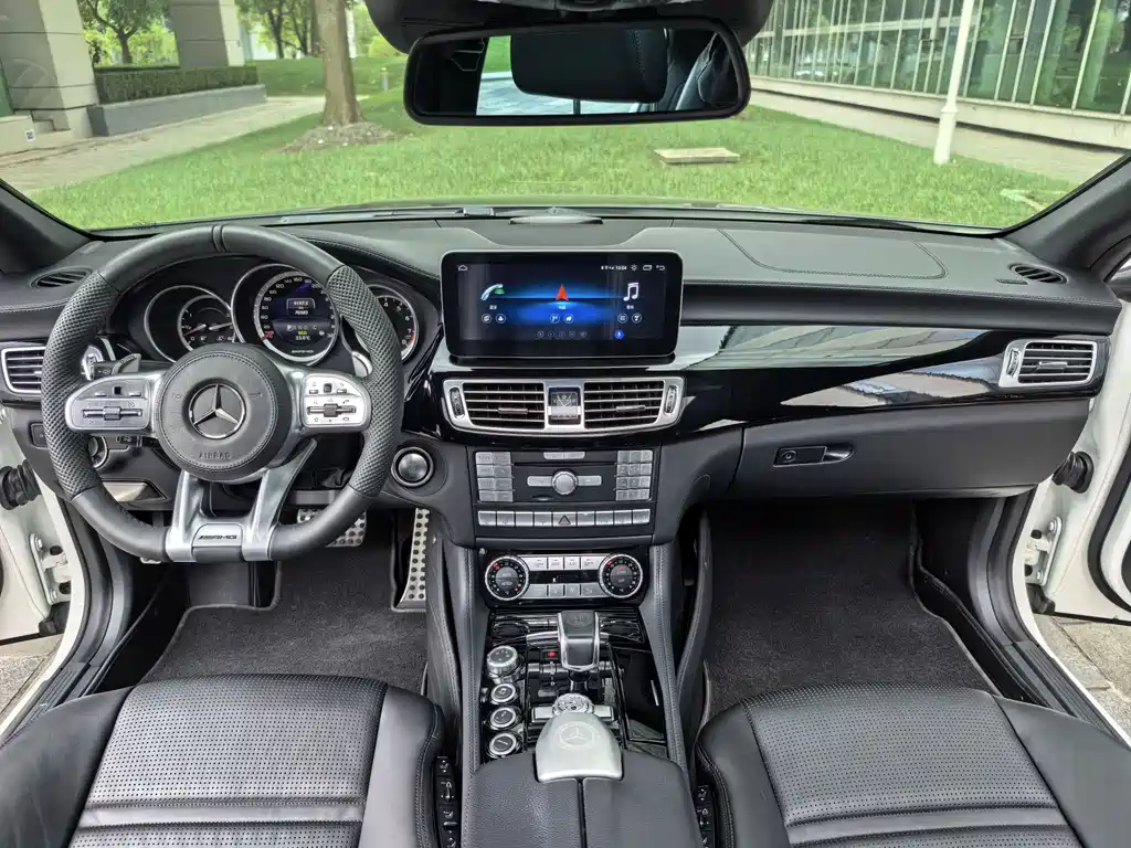 Mercedes-Benz CLS AMG 2018 — фото 11