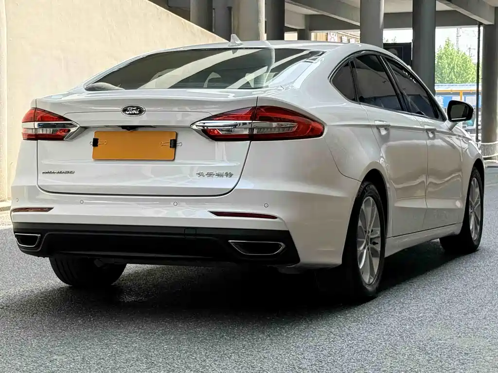 Ford Mondeo 2021 — фото 4