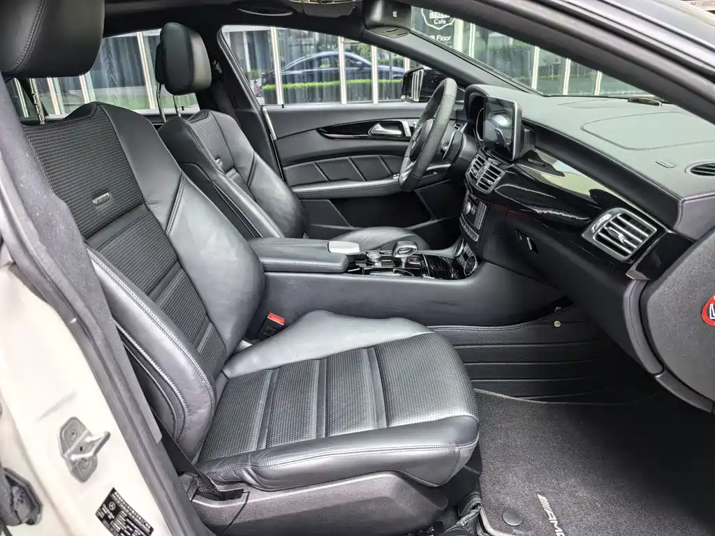 Mercedes-Benz CLS AMG 2018 — фото 25