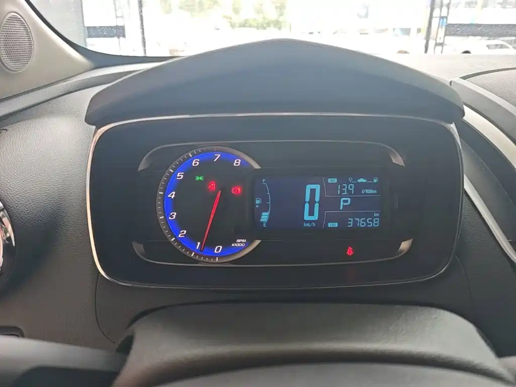 Chevrolet Trax 2015 — фото 12