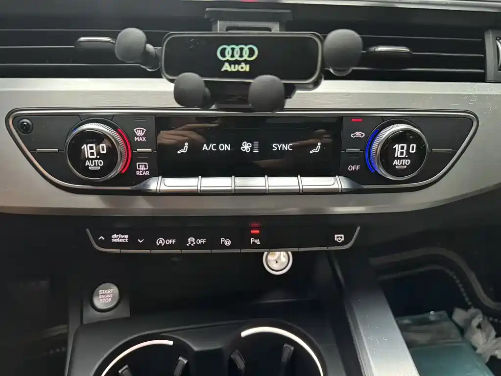 Audi A4L 2019 — фото 12