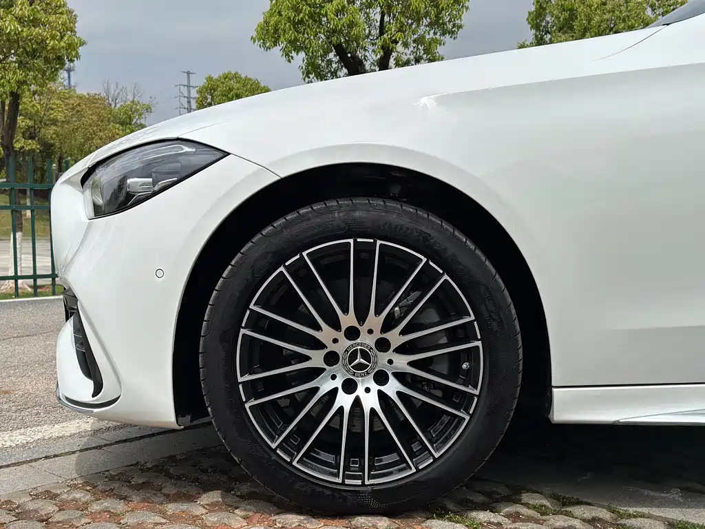Mercedes-Benz C-Class 2024 — фото 25
