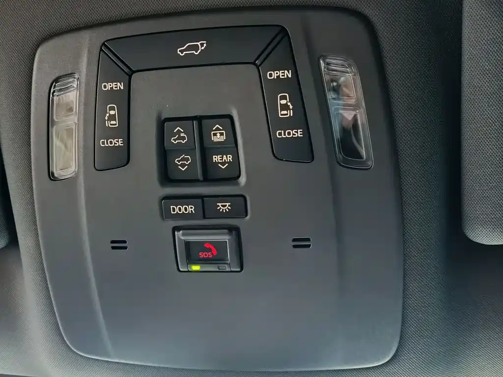 Toyota Granvia 2025 — фото 9