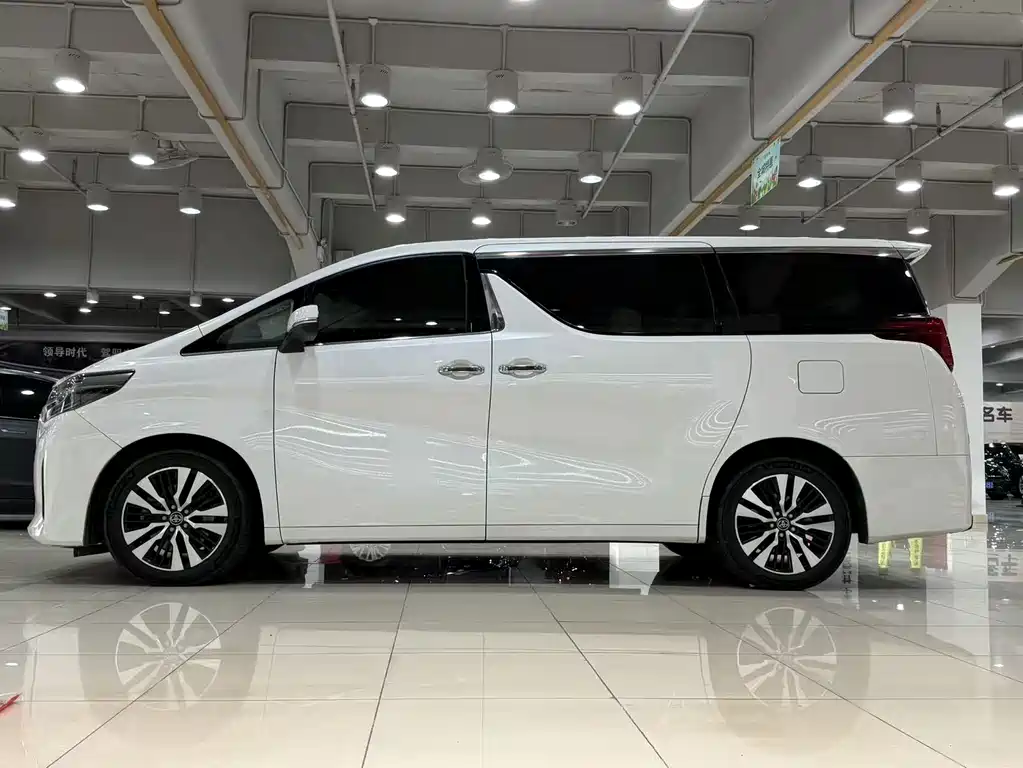 Toyota Alphard 2019 — фото 4
