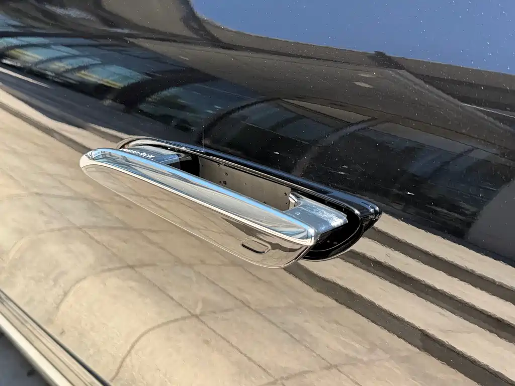 Mercedes-Benz EQE 2025 — фото 11