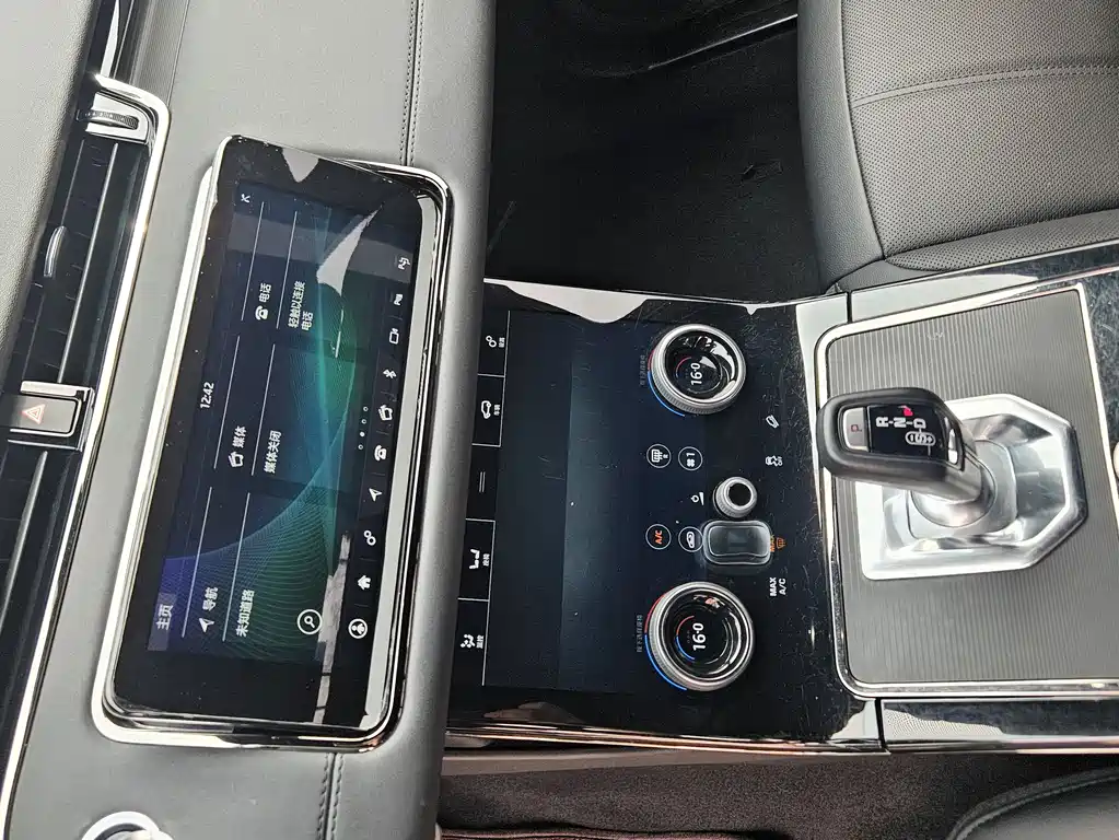 Land Rover Evoque 2021 — фото 5