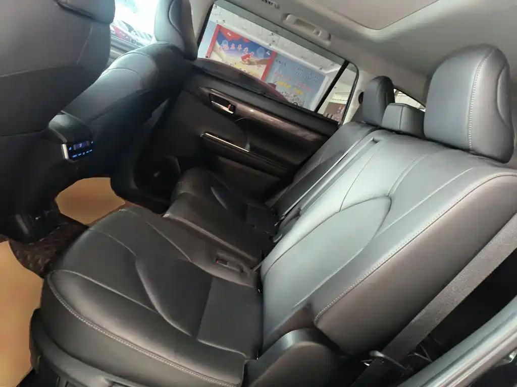 Toyota Highlander 2021 — фото 13