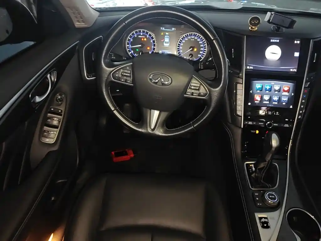 Infiniti Q50L 2016 — фото 11