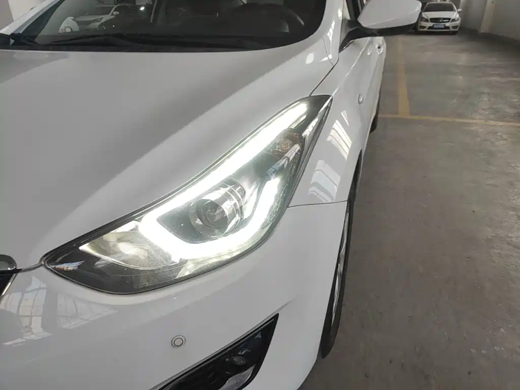 Hyundai Elantra Langdong 2018 — фото 24