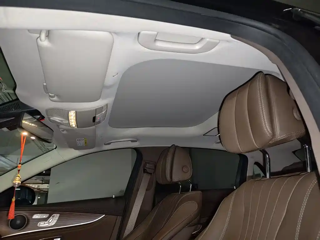 Mercedes-Benz E-Class 2023 — фото 11