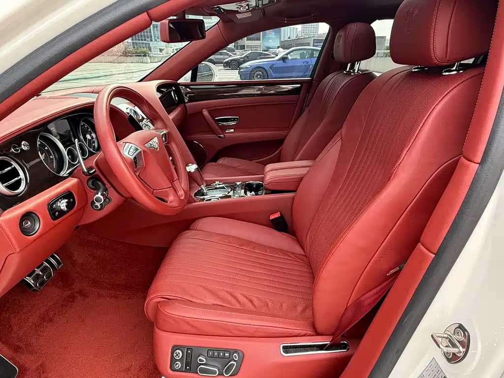 Bentley Flying Spur 2019 — фото 10