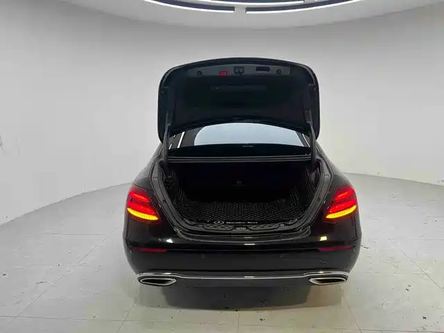 Mercedes-Benz E-Class 2020 — фото 20