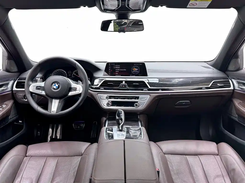 BMW 7 Series 2019 — фото 11