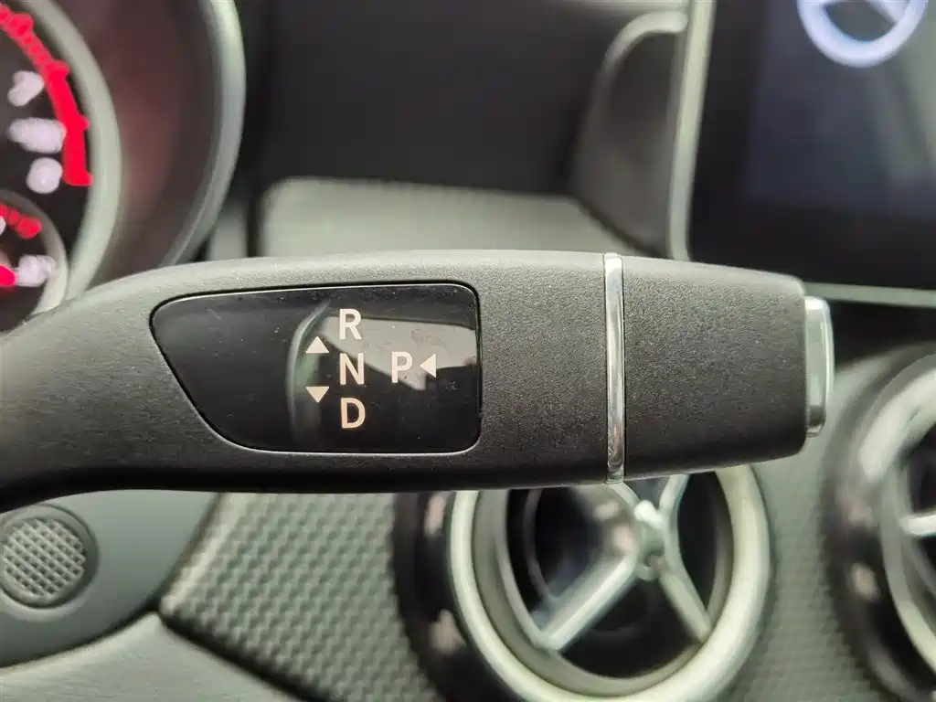 Mercedes-Benz GLA 2019 — фото 13