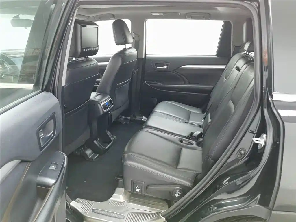 Toyota Highlander 2016 — фото 15